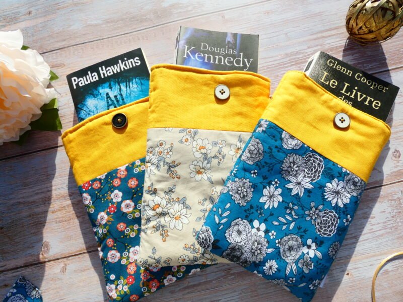 Protège-livre de poche fleuri bicolore