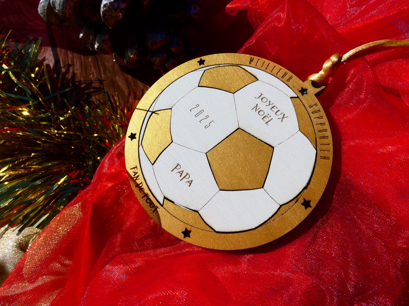 Boule de noël en bois peint pour amoureux de foot et supporter, personnalisée, modèle 1 – Image 4