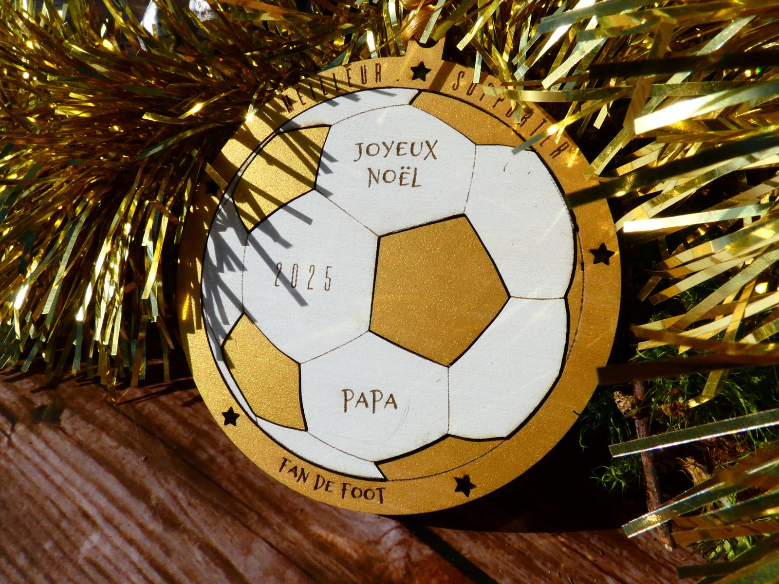 Boule de noël en bois peint pour amoureux de foot et supporter, personnalisée, modèle 1 – Image 2