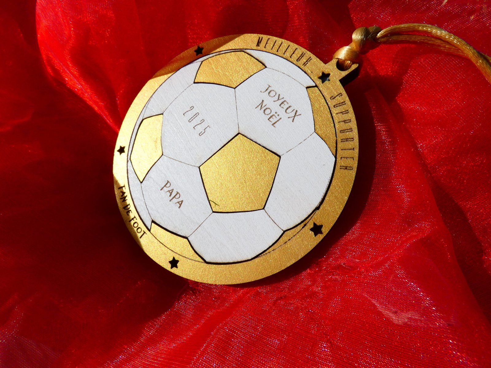 Boule de noël en bois peint pour amoureux de foot et supporter, personnalisée, modèle 1 – Image 3